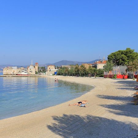 Apartments With A Parking Space Kastel Gomilica, Kastela - 21138 Eksteriør billede